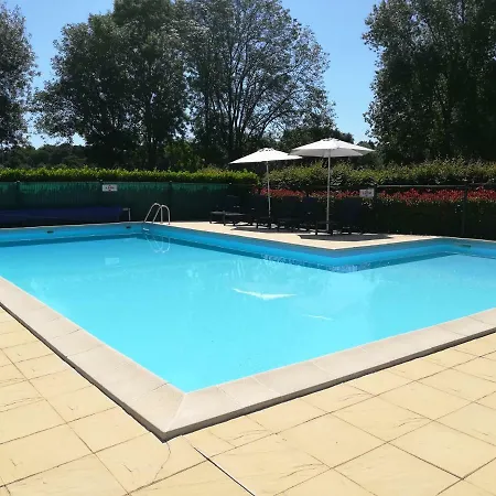Camping De L'hippodrome Campeggio