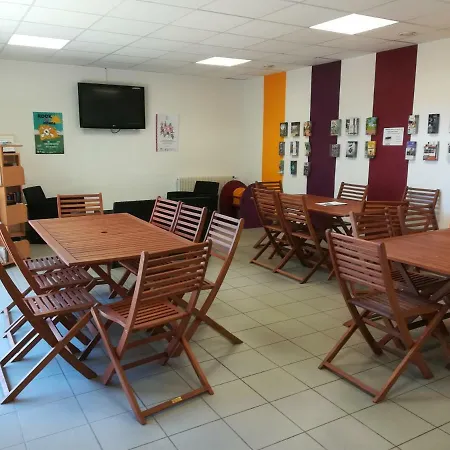 Camping De L'hippodrome *